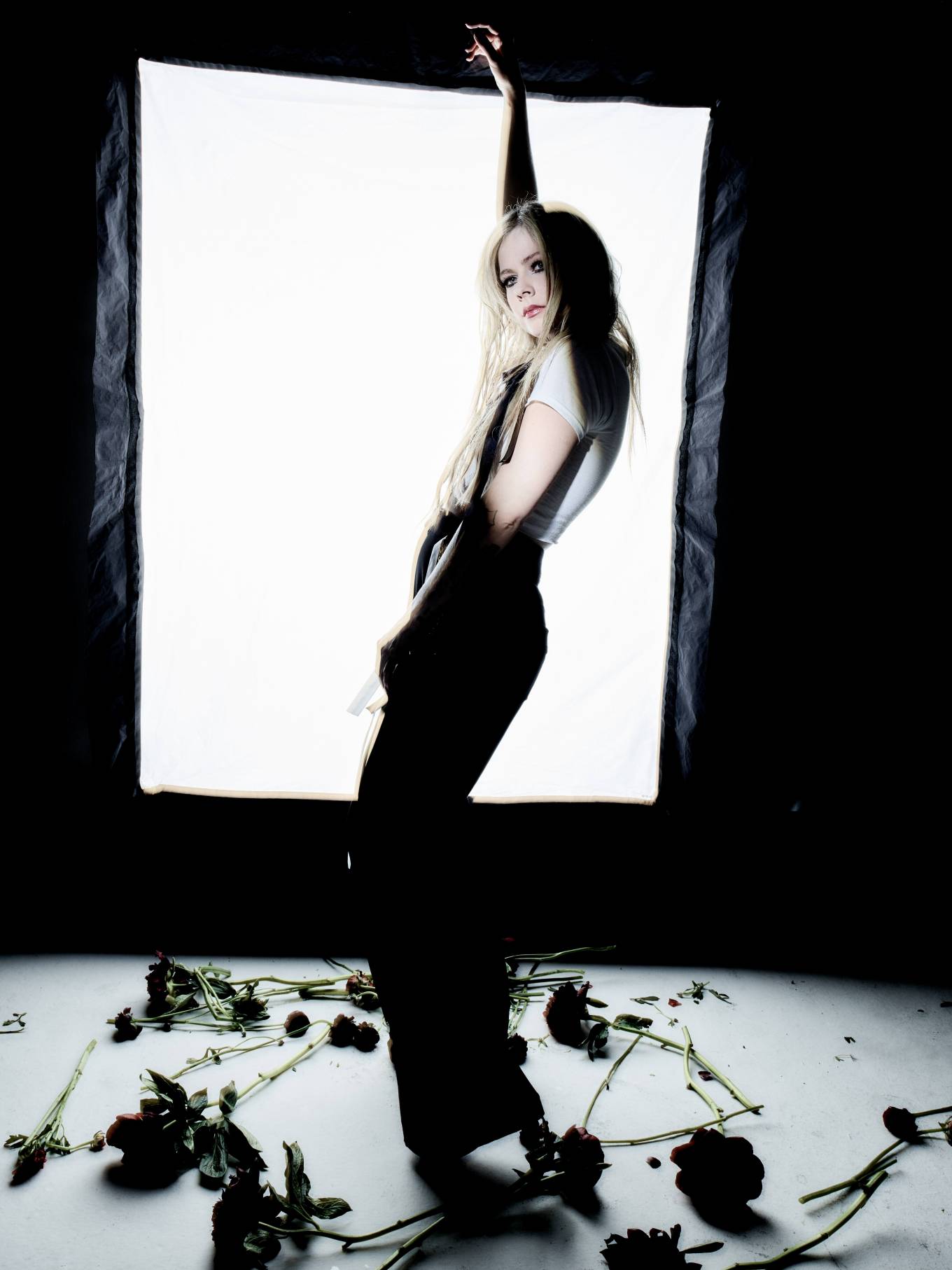 Avril Lavigne - NYLON (December 2021)